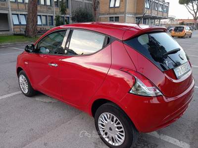 Lancia Ypsilon 85CV benzina\metano Ecochic Platinum Rosso usata Pozzuoli