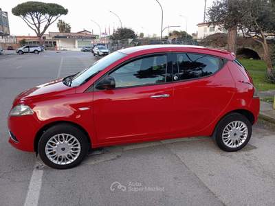 Lancia Ypsilon 85CV benzina\metano Ecochic Platinum Rosso usata Pozzuoli