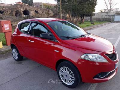 Lancia Ypsilon 85CV benzina\metano Ecochic Platinum Rosso usata Pozzuoli