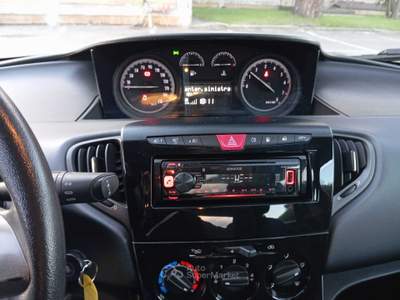 Lancia Ypsilon 85CV benzina\metano Ecochic Platinum Rosso usata Pozzuoli