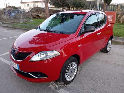 Lancia Ypsilon 85CV benzina\metano Ecochic Platinum Rosso usata Pozzuoli