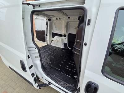 Fiat Doblò Doblo Dobl&ograve; 1.3 MJT 3 posti S&amp;S PC Combi N1 Lounge E6 Bianco usata Robassomero