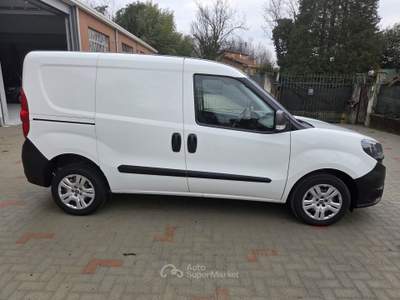 Fiat Doblò Doblo Dobl&ograve; 1.3 MJT 3 posti S&amp;S PC Combi N1 Lounge E6 Bianco usata Robassomero
