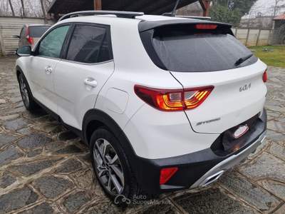 Kia Stonic 100cv MHEV iMT GT Line Bianco usata Robassomero