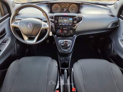 Lancia Ypsilon Hybrid 70cv 5 porte S&S Gold Grigio usata Robassomero