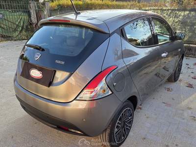 Lancia Ypsilon Hybrid 70cv 5 porte S&S Gold Grigio usata Robassomero