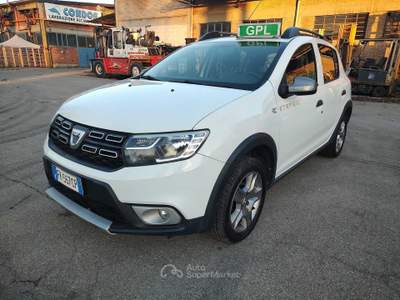 Dacia Sandero OK NEOPATENTATI, BENZINA\GPL Bianco usata Reggio nell'Emilia