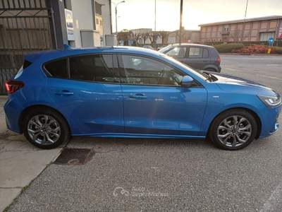 Ford Focus Hybrid 125 CV Powershift 5p. ST-Line Blu/Azzurro usata CASELETTE