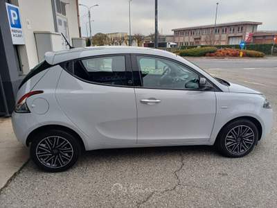 Lancia Ypsilon 5 porte GPL Ecochic Silver Grigio usata CASELETTE