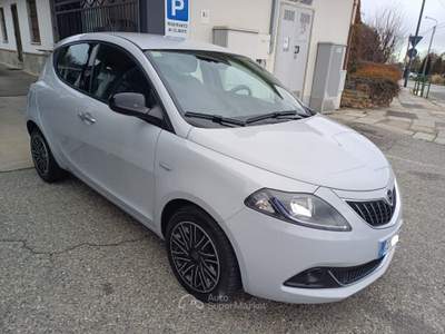 Lancia Ypsilon 5 porte GPL Ecochic Silver Grigio usata CASELETTE