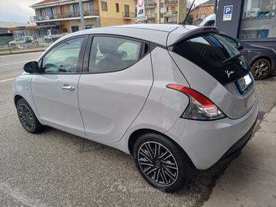 Lancia Ypsilon 5 porte GPL Ecochic Silver Grigio usata CASELETTE