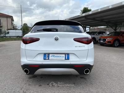 Alfa Romeo Stelvio AT8 RWD Business Bianco usata SANT'AGATA DE'  GOTI
