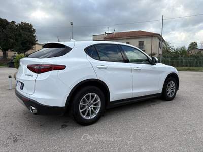 Alfa Romeo Stelvio AT8 RWD Business Bianco usata SANT'AGATA DE'  GOTI