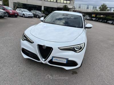 Alfa Romeo Stelvio AT8 RWD Business Bianco usata SANT'AGATA DE'  GOTI