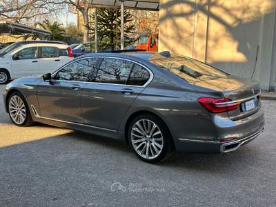 BMW Serie 7 740d 740 740d xDrive Luxury Grigio usata SANT'AGATA DE'  GOTI