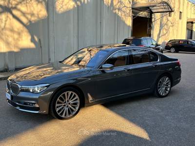 BMW Serie 7 740d 740 740d xDrive Luxury Grigio usata SANT'AGATA DE'  GOTI
