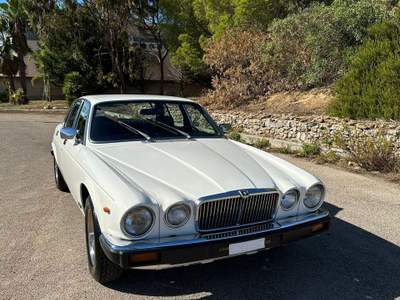 Jaguar XJ6 Jaguar xj6 4.2 3 serie automatica Bianco usata San Vito dei Normanni