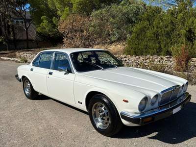 Jaguar XJ6 Jaguar xj6 4.2 3 serie automatica Bianco usata San Vito dei Normanni