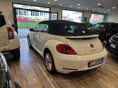Volkswagen Maggiolino Cabrio 1.6 TDI Design Bianco usata Pieve a Nievole