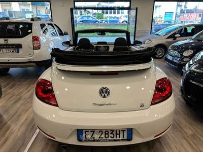 Volkswagen Maggiolino Cabrio 1.6 TDI Design Bianco usata Pieve a Nievole