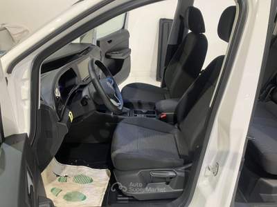 Volkswagen Caddy 2.0 TDI 102 CV Space Maxi Trasporto Disabili 5+1 Bianco usata Fornovo di Taro