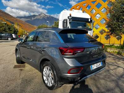 Volkswagen T-Roc 3532076833 INFO PINO Argento usata Mercogliano