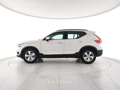 Volvo XC40 T2 Geartronic Momentum Core Bianco usata Modena