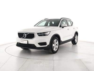 Volvo XC40 T2 Geartronic Momentum Core Bianco usata Modena
