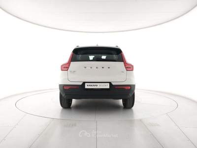 Volvo XC40 T2 Geartronic Momentum Core Bianco usata Modena