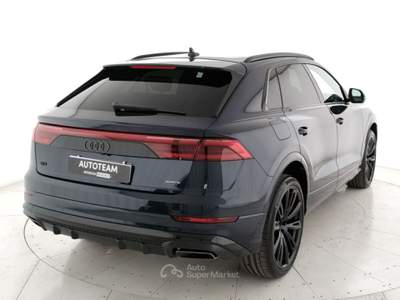 Audi Q8  3.0 tfsi mhev s line quattro 340cv tiptronic/ list: 126.240,00 eur Blu/Azzurro usata Padova
