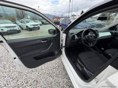 Skoda Fabia Fabia 1.0 MPI 75 CV Executive Bianco usata Massa