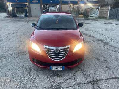 Lancia Ypsilon 1.3 MJT 16V 95 CV 5 porte S&S Black&Red usata Popoli