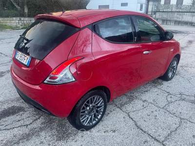 Lancia Ypsilon 1.3 MJT 16V 95 CV 5 porte S&S Black&Red usata Popoli