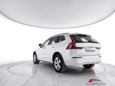 Volvo XC60 B4 (d) AWD automatico Core Bianco usata Corciano
