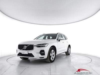 Volvo XC60 B4 (d) AWD automatico Core Bianco usata Corciano