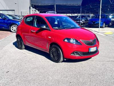 Lancia Ypsilon 1.0 FireFly 5 porte S&S Hybrid Silver Rosso usata Pieve di Soligo