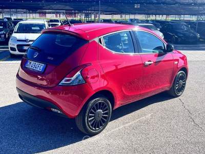 Lancia Ypsilon 1.0 FireFly 5 porte S&S Hybrid Silver Rosso usata Pieve di Soligo