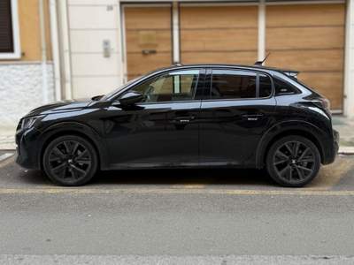 Peugeot 208 Stop&Start 5 porte GT Line Nero usata Bari