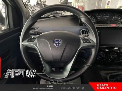 Lancia Ypsilon Ypsilon 1.0 firefly hybrid Platino s&s 70cv Blu/Azzurro usata Napoli
