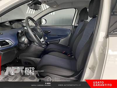 Lancia Ypsilon Ypsilon 1.0 firefly hybrid Platino s&s 70cv Blu/Azzurro usata Napoli