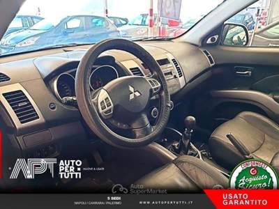 Mitsubishi Outlander Outlander 2.0 di-d Instyle 7p.ti dpf Blu/Azzurro usata Napoli