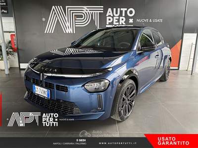 Lancia Ypsilon Ypsilon Hybrid e-DCT Edizione Cassina Blu/Azzurro usata Carrara