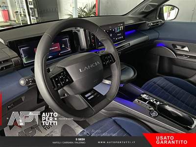 Lancia Ypsilon Ypsilon Hybrid e-DCT Edizione Cassina Blu/Azzurro usata Carrara