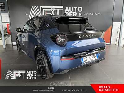 Lancia Ypsilon Ypsilon Hybrid e-DCT Edizione Cassina Blu/Azzurro usata Carrara