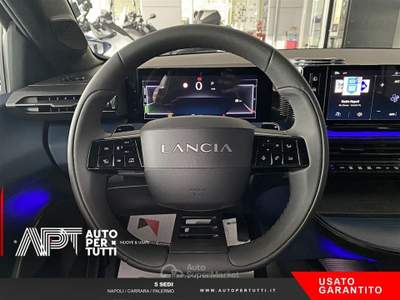 Lancia Ypsilon Ypsilon Hybrid e-DCT Edizione Cassina Blu/Azzurro usata Carrara