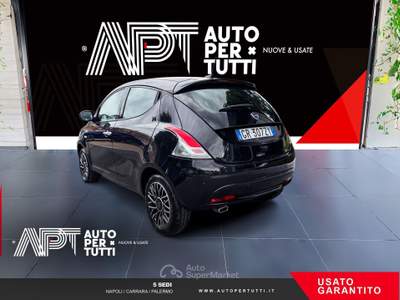 Lancia Ypsilon Ypsilon 1.0 firefly hybrid Platino s&s 70cv Nero usata Carrara