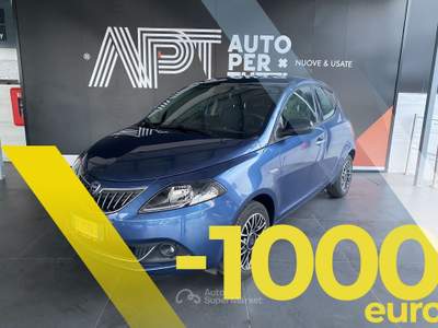Lancia Ypsilon Ypsilon 1.0 firefly hybrid Platino s&s 70cv Blu/Azzurro usata Napoli