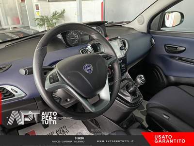 Lancia Ypsilon Ypsilon 1.0 firefly hybrid Platino s&s 70cv Blu/Azzurro usata Napoli