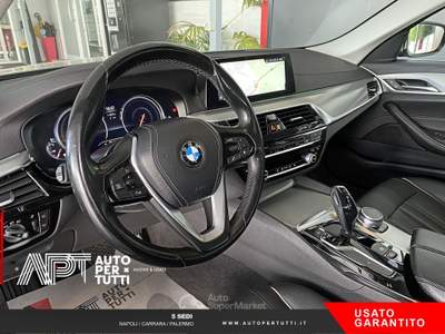 BMW Serie 5 530d 530d Touring xdrive Luxury 265cv auto Grigio usata Napoli