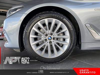 BMW Serie 5 530d 530d Touring xdrive Luxury 265cv auto Grigio usata Napoli